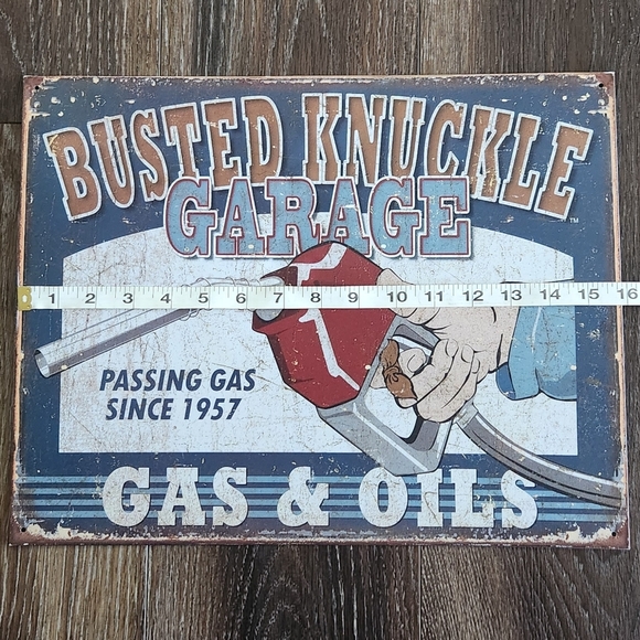 🛠️⛽ Vintage-Style Metal Sign – Busted Knuckle Garage Design - made to look aged - Picture 16 of 16